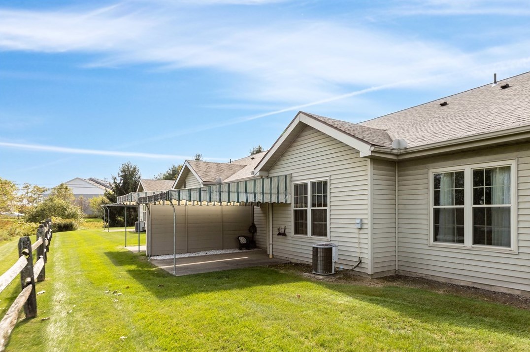 105 Newhaven Ln, Butler, PA 16001-7911