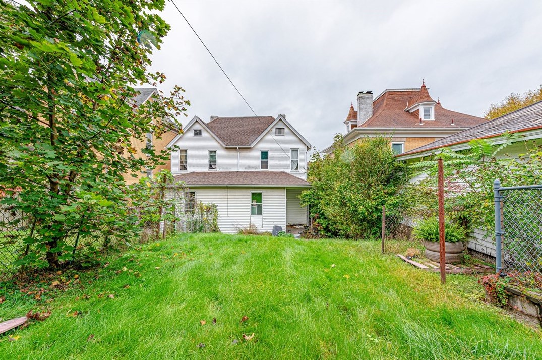 126-128 N 2nd St, Jeannette, PA 15644