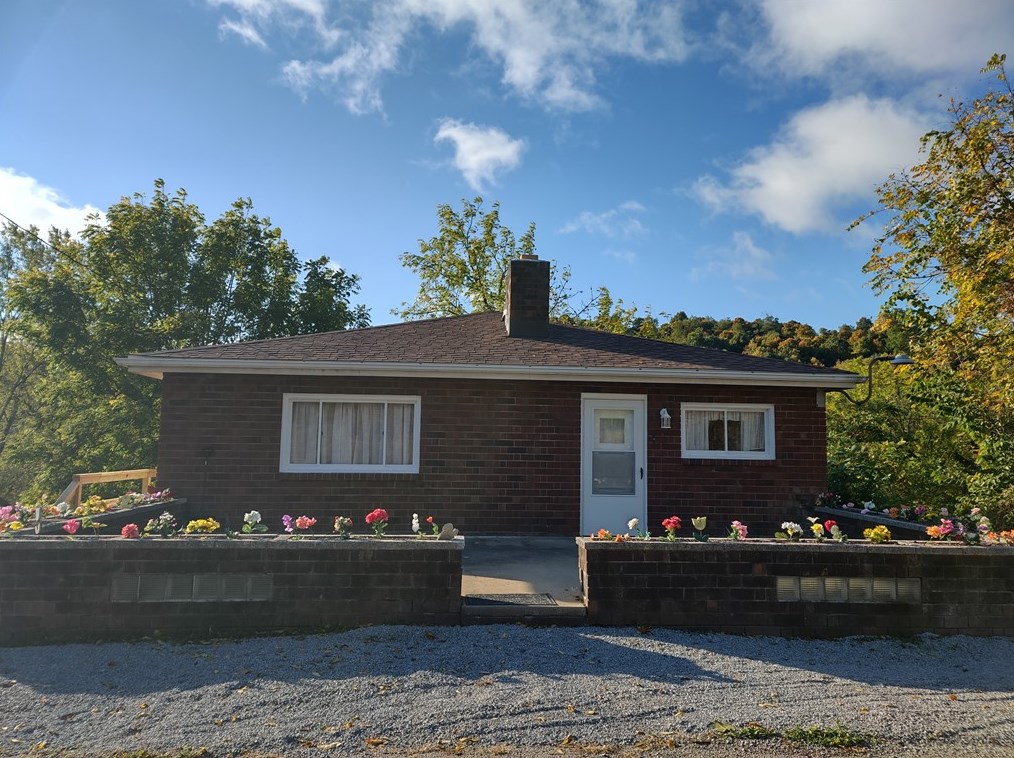 854 Venetia Rd, Venetia, PA 15367
