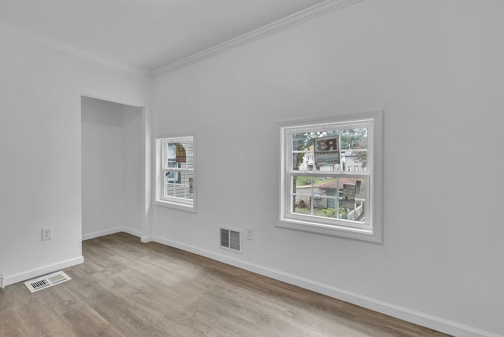 1321 4th Ave, Beaver Falls PA  15010-4247 exterior