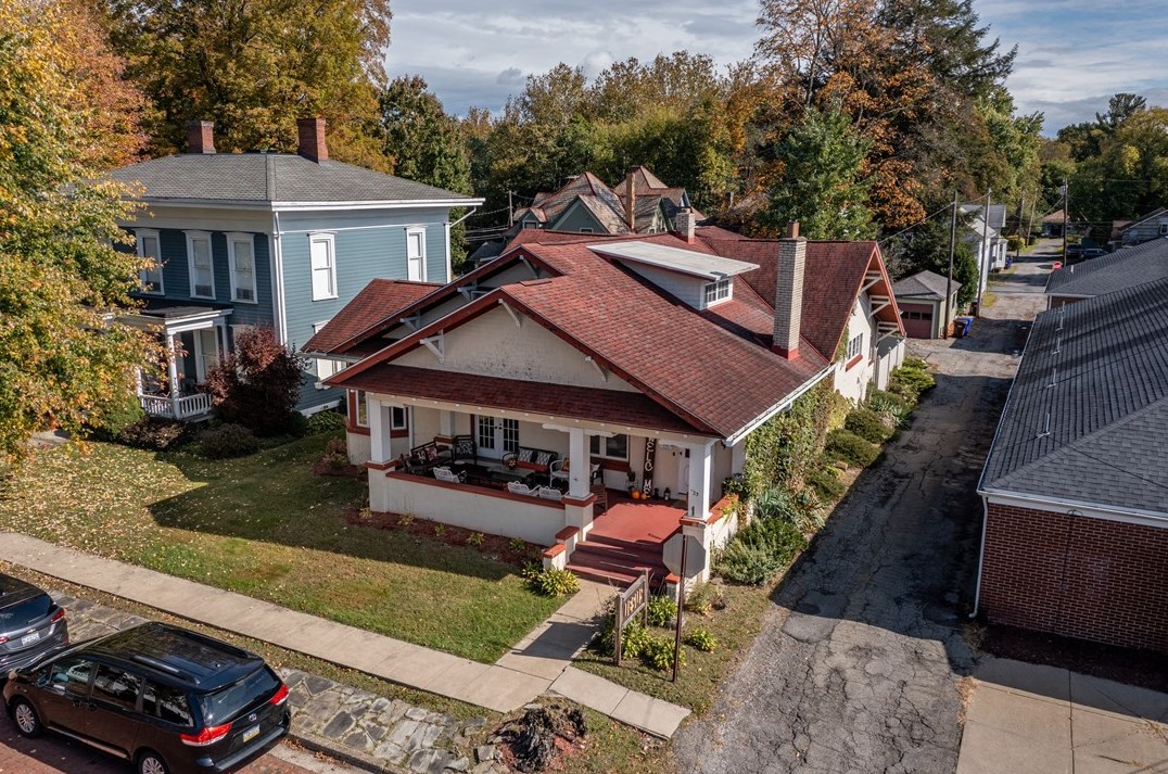 25 Louisa Ave, Greenville, PA 16125