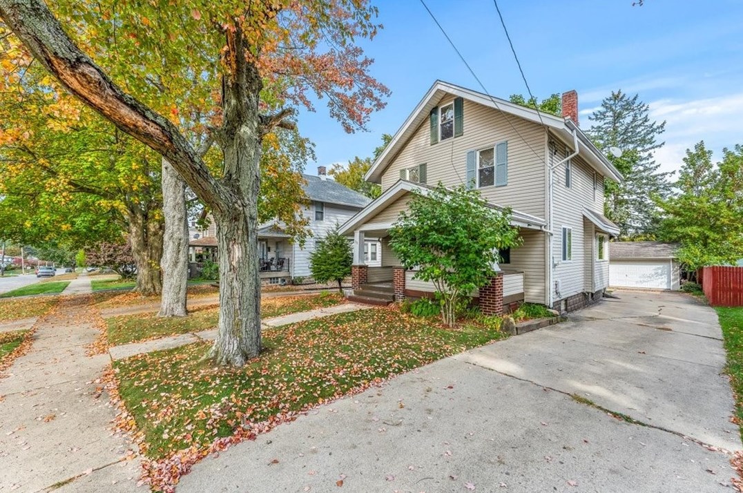 551 Wengler Ave, Hermitage, PA 16146