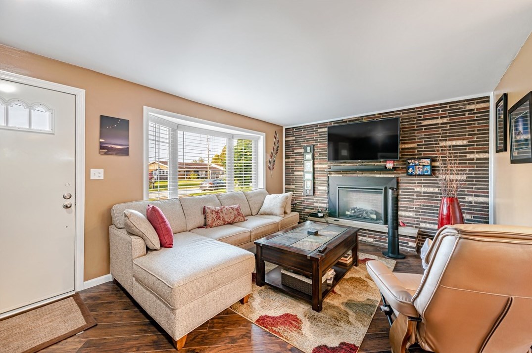 391 Marbury Dr, North Huntingdon, PA 15642-1639