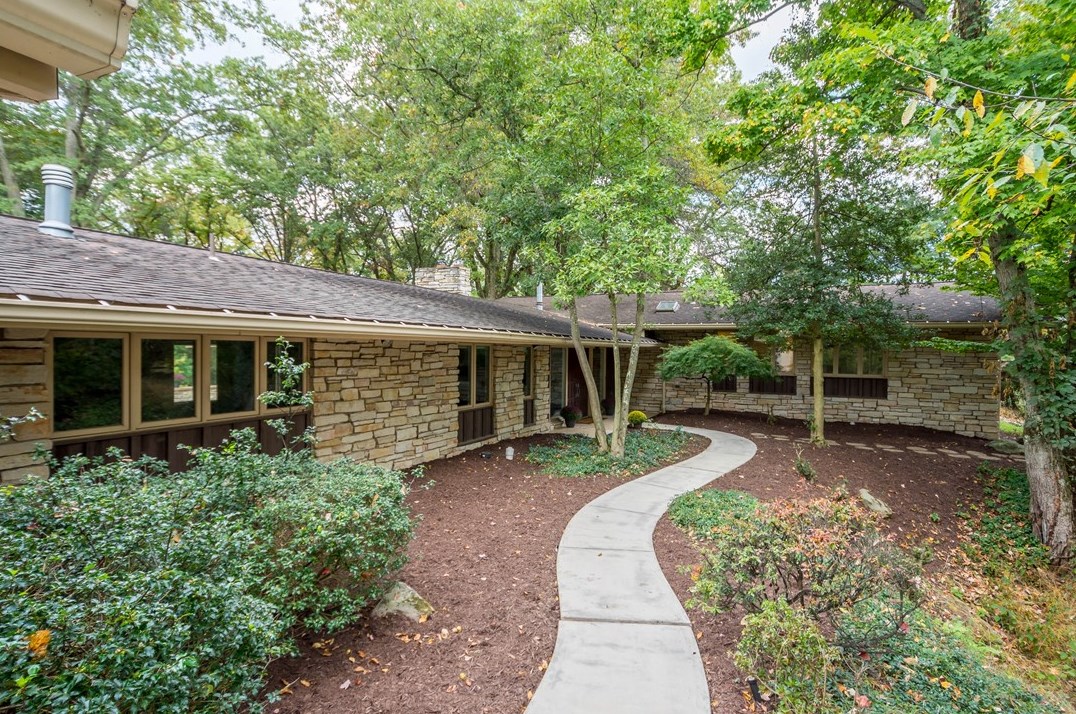 145 Rockingham Ln, Canonsburg, PA 15317