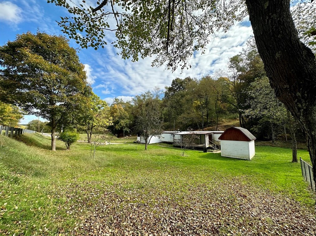 274 Sugar Run Rd, Waynesburg, PA 15370-3638