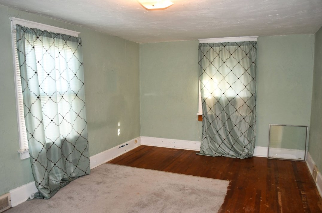 516 Ellwood Ave, Ellwood City PA  16117-1005 exterior