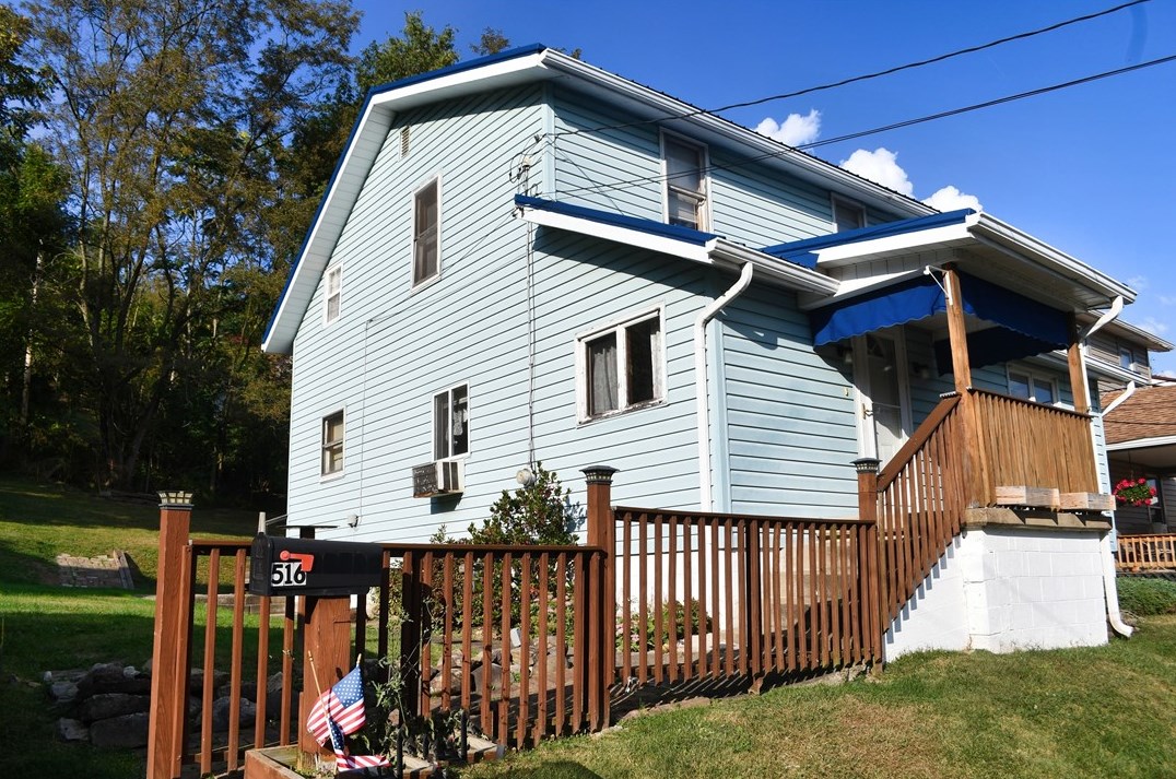 516 Ellwood Ave, Ellwood City, PA 16117
