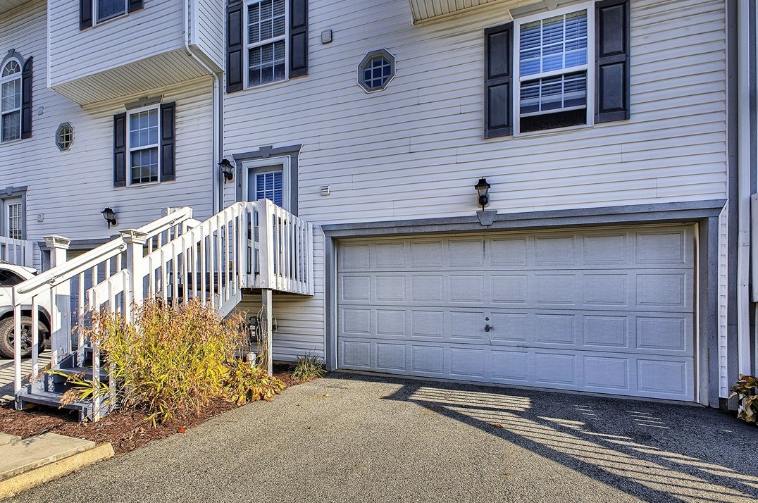 114 Mizpark Dr, Greensburg, PA 15601-5378