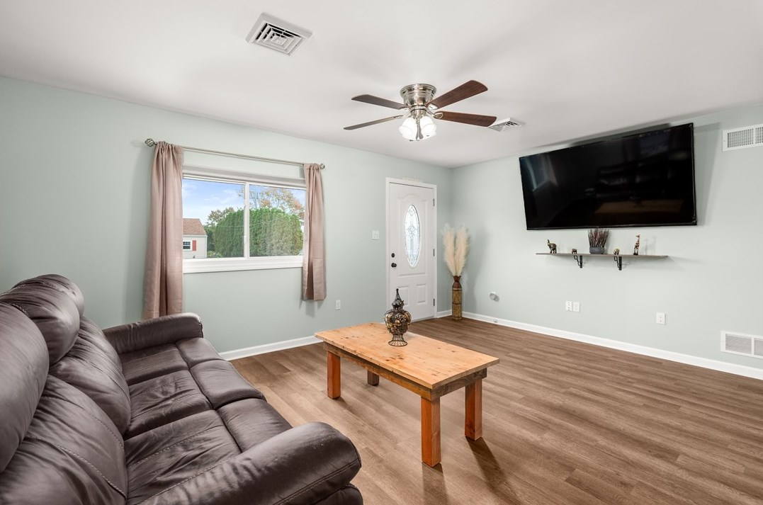 117 Delaware Dr, Butler PA  16001-7413 exterior