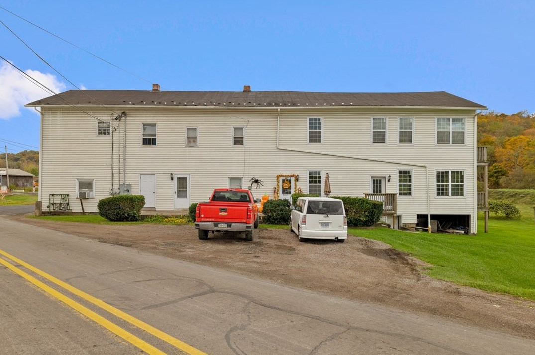 102 Post Office St, Boynton, PA 15532
