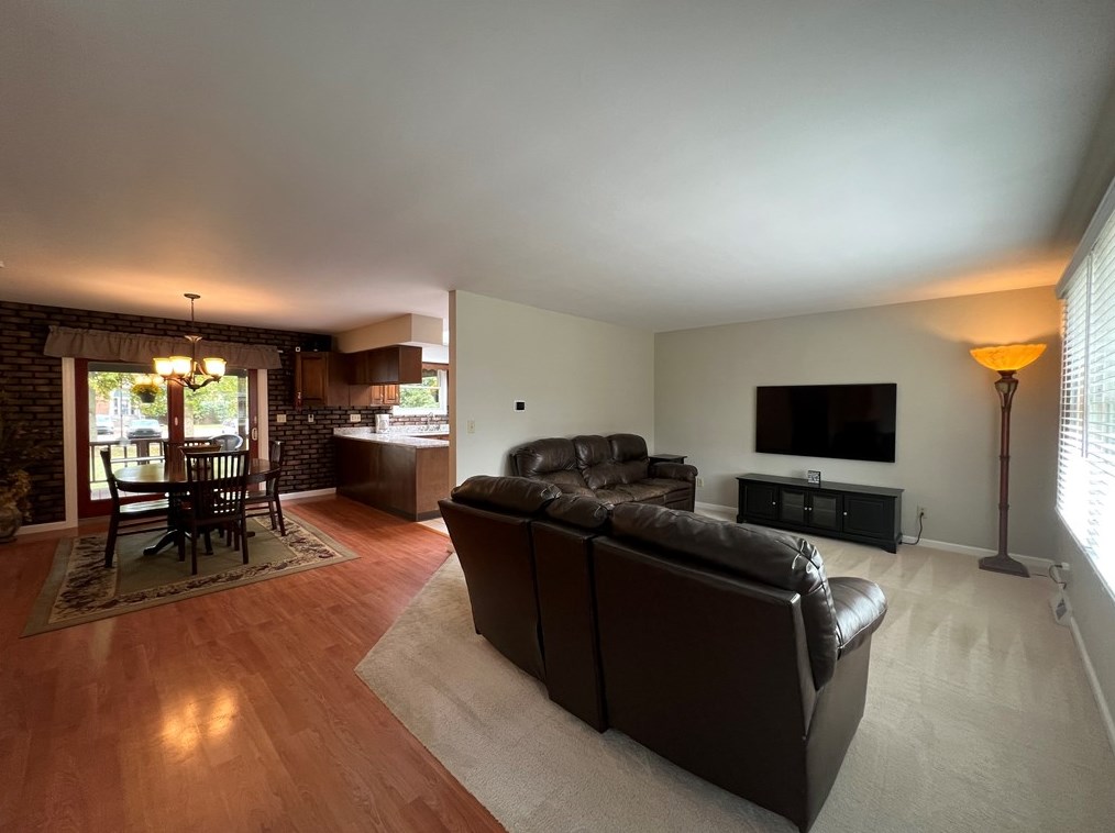 160 Heather Dr, Butler, PA 16001-2865