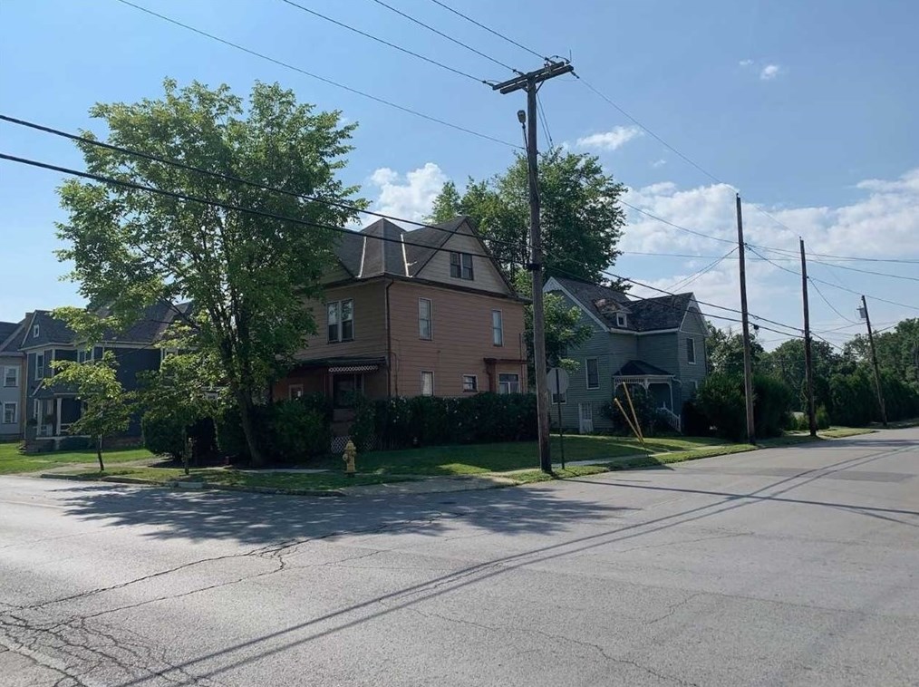 102 E Wallace Ave, New Castle, PA 16101