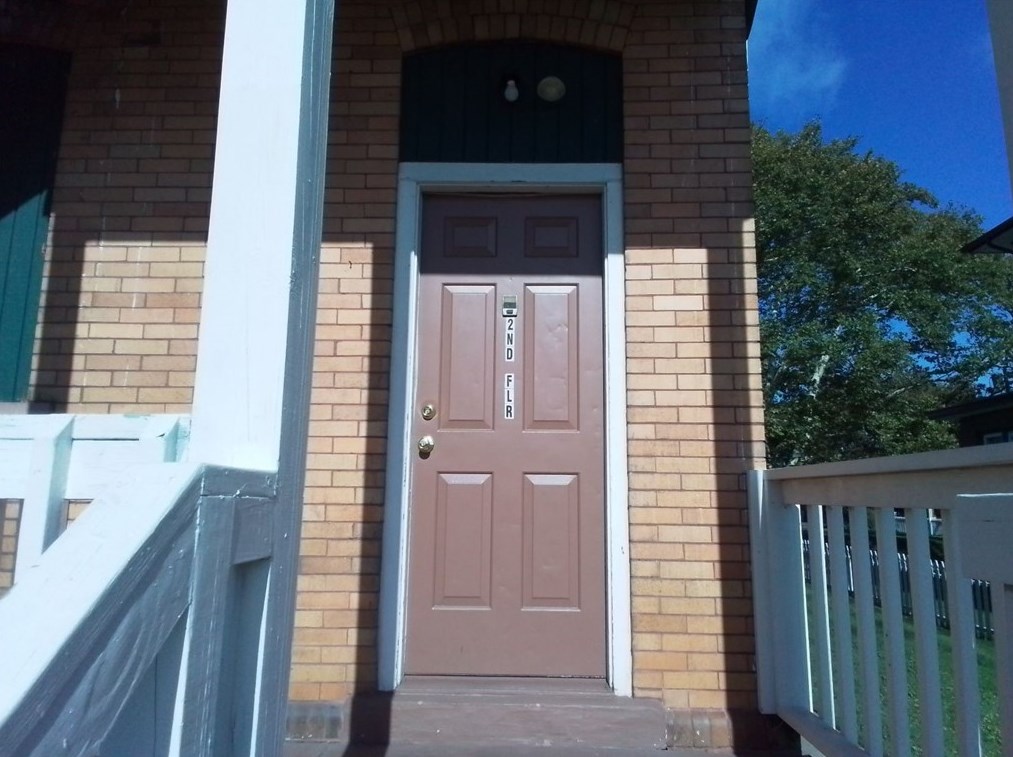 802 12th St #2nd Fl, New Brighton, PA 15066