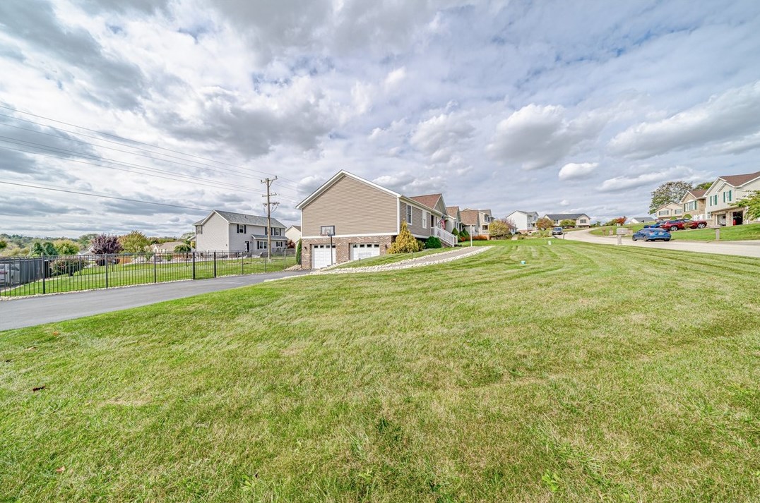 105 Camilla Cir, Mount Pleasant, PA 15666-2501