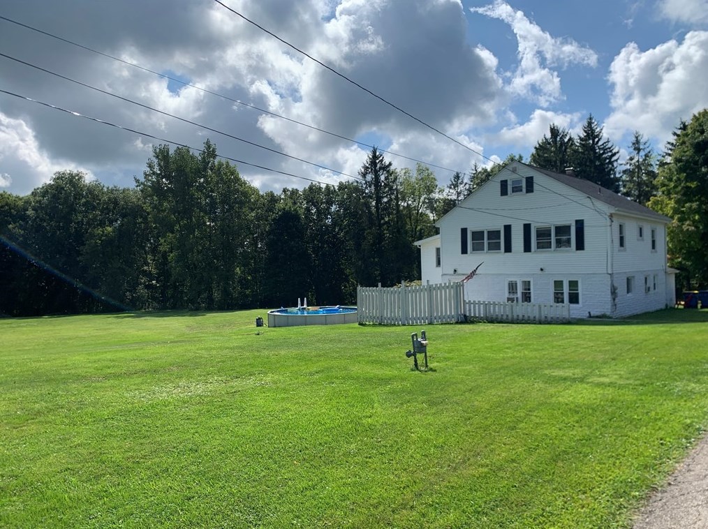 1026 Basilone Dr, New Castle, PA 16101