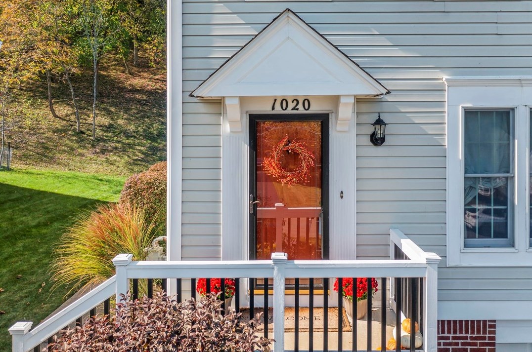 1020 Woodridge Dr North, Canonsburg, PA 15317