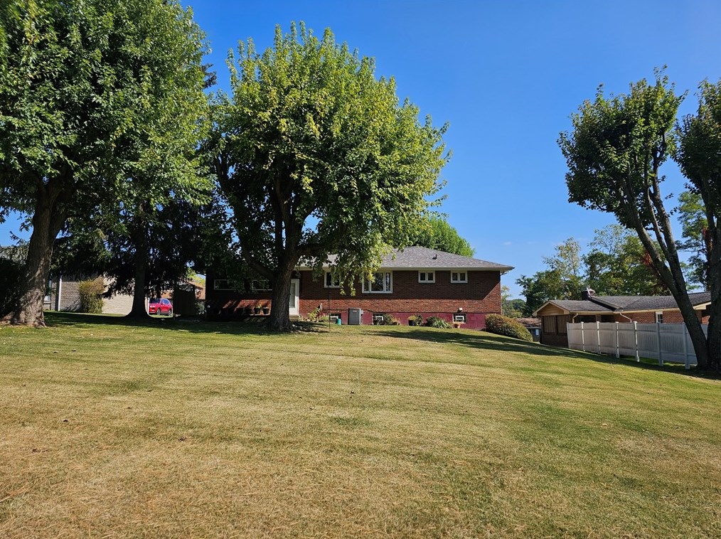 88 Crestvue Rd, Washington, PA 15301-2920