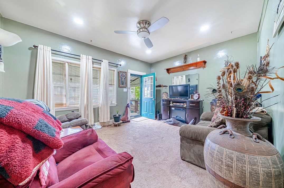 208 5th St, Youngwood PA  15697-1318 exterior