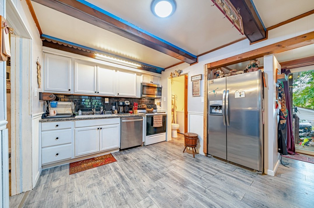 208 5 St, Youngwood PA  15697-1318 exterior