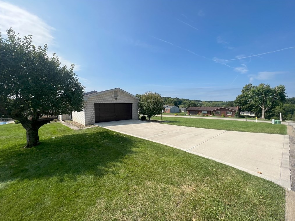 5008 Equity Dr, Washington, PA 15301-9223
