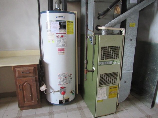 1236 Overlook Dr, Washington PA  15301-5836 exterior