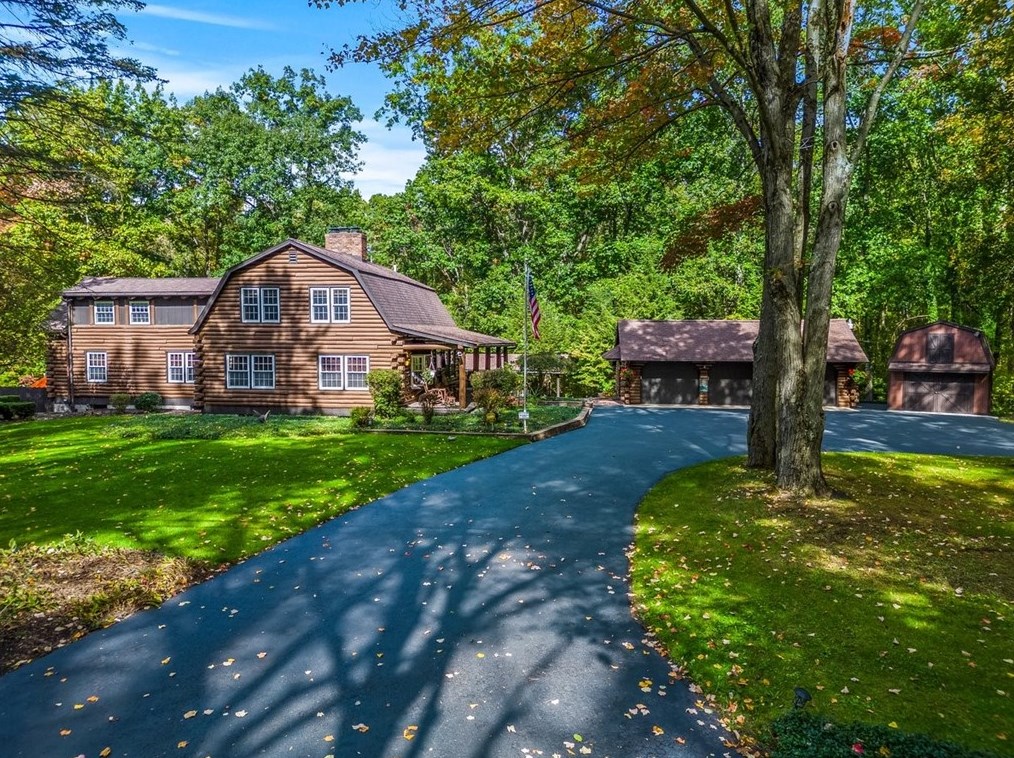 2285 Nashua Rd, New Castle, PA 16105