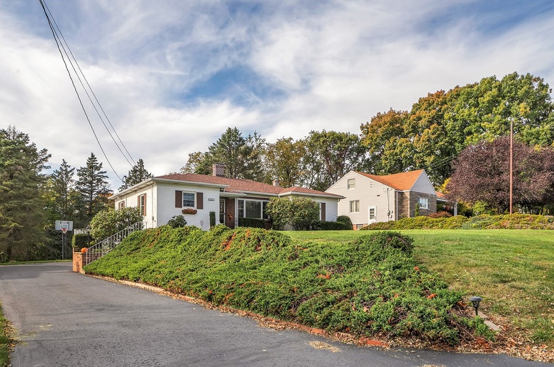 1321 Ridge Rd, Ambridge, PA 15003