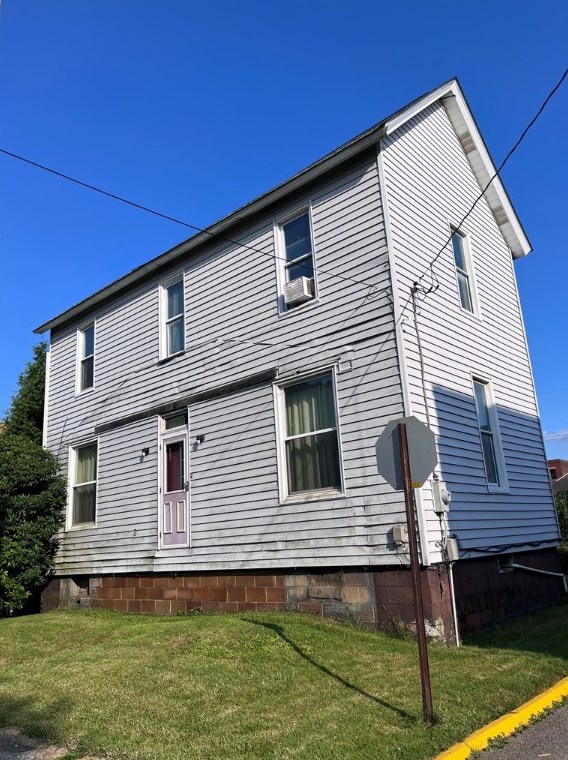 224 Wahl Ave, Evans City, PA 16033