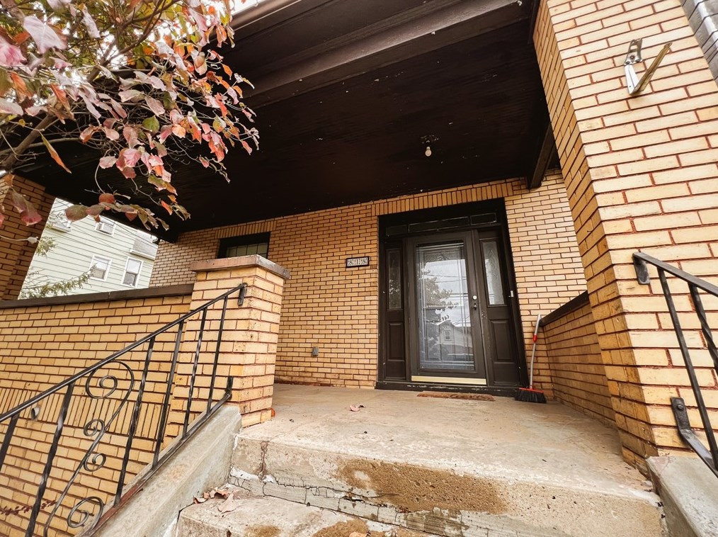 818 Beaver Rd #1, Ambridge, PA 15003