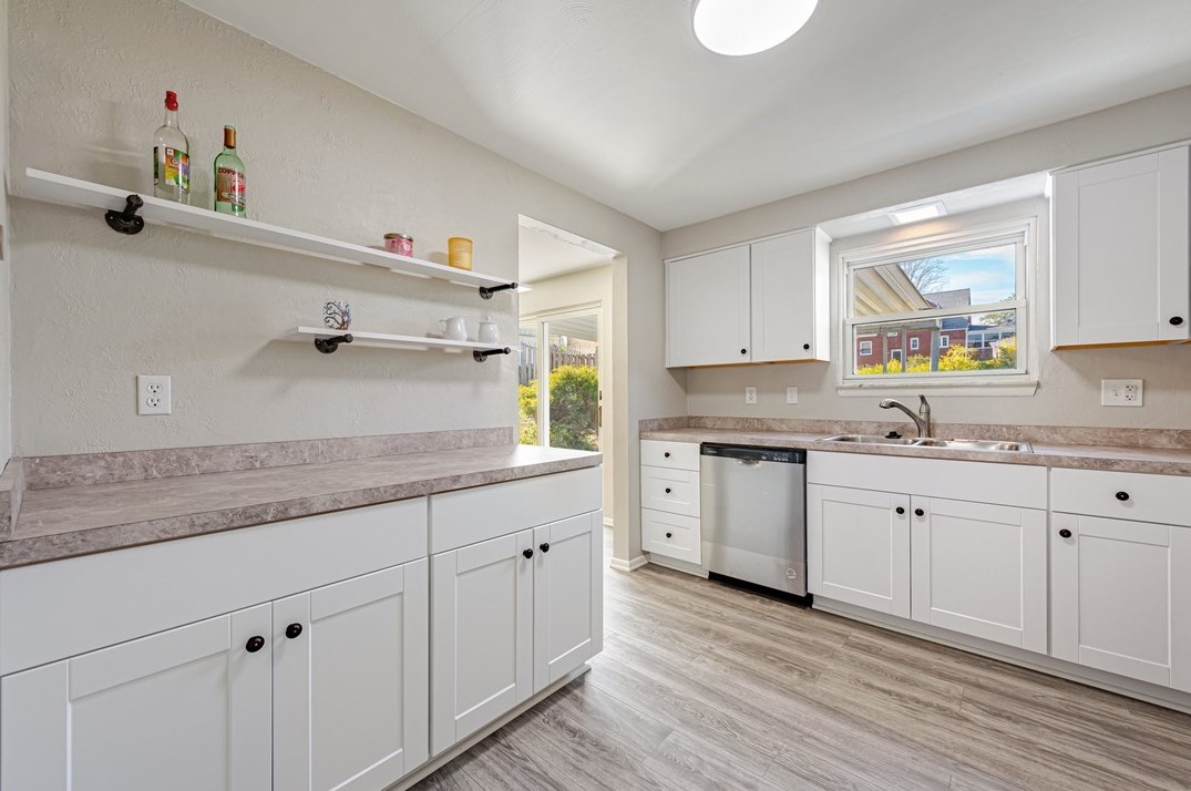 403 Lewis Ave, Jeannette, PA 15644