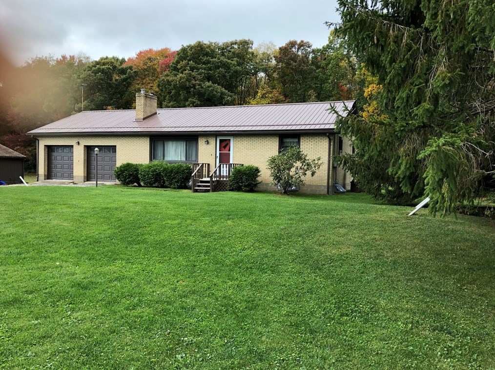 104 Reed Rd, Fenelton, PA 16034-9724