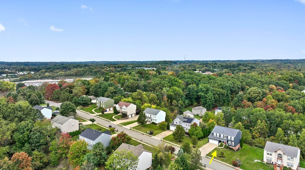 4085 Valleyvue Dr, Gibsonia, PA 15044
