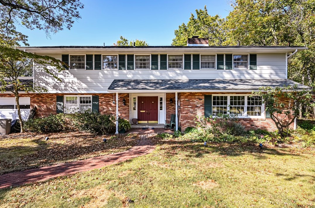 654 Oakhill Ln, Greensburg, PA 15601