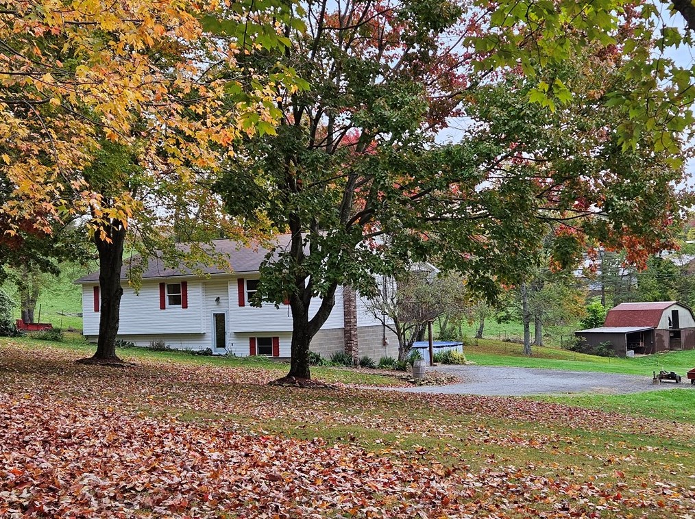 119 Ash Rd, Chicora, PA 16025-2719