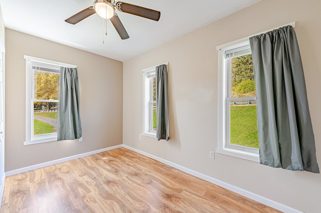 5322 Somerset Pike, Hollsopple PA  15935-7803 exterior