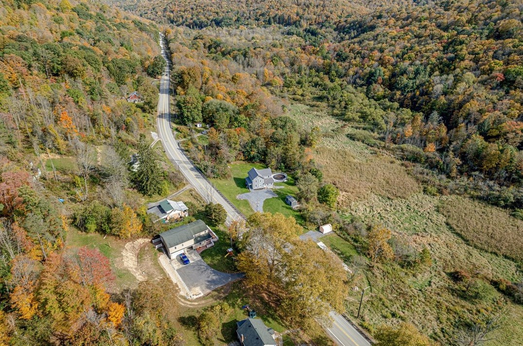 5322 Somerset Pike, Hollsopple PA  15935-7803 exterior