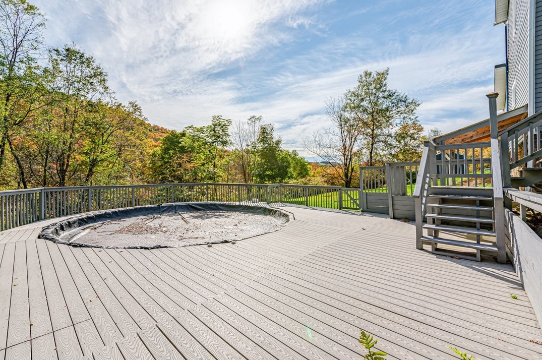 5322 Somerset Pike, Hollsopple PA  15935-7803 exterior