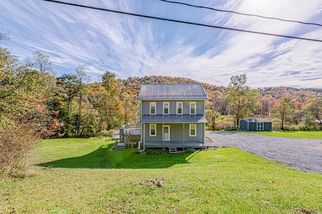 5322 Somerset Pike, Hollsopple, PA 15935