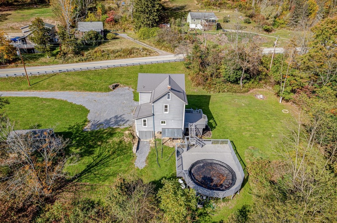 5322 Somerset Pike, Hollsopple PA  15935-7803 exterior