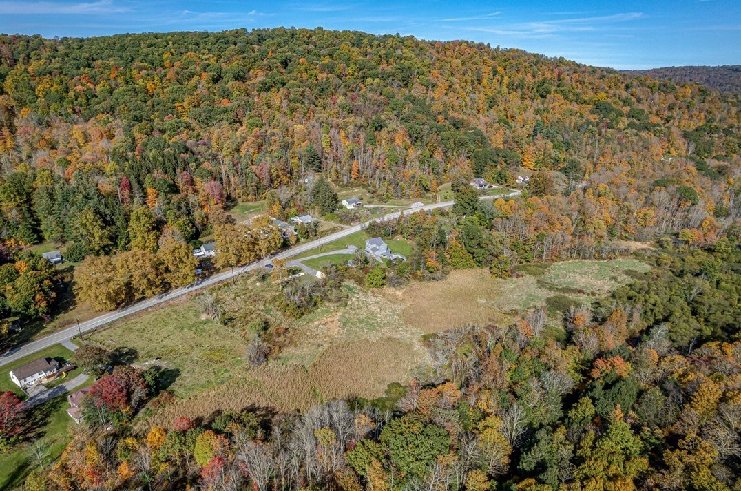 5322 Somerset Pike, Hollsopple PA  15935-7803 exterior