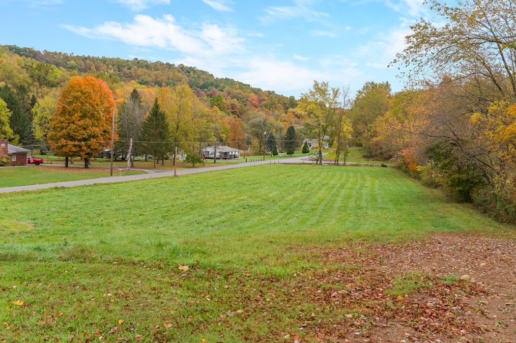452 Snake Run, Wampum, PA 16157