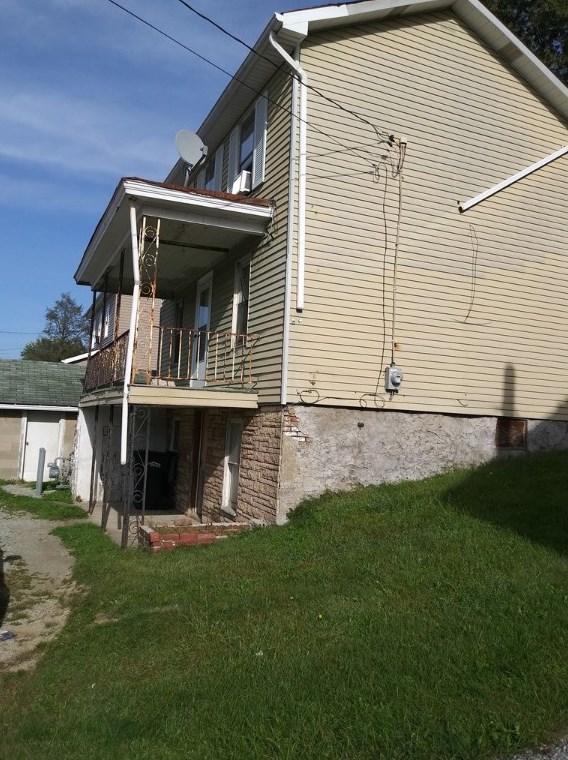 881 Main St, North Huntingdon, PA 15642