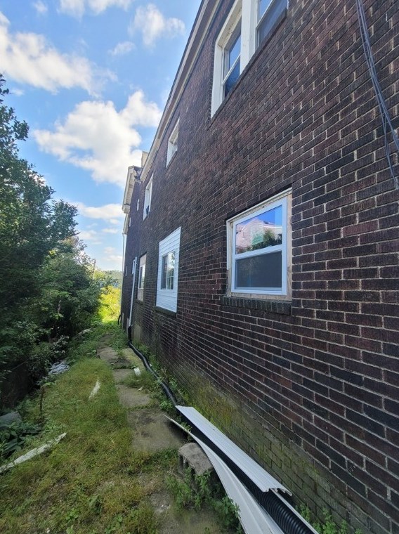 112 S 3rd, Duquesne, PA 15110