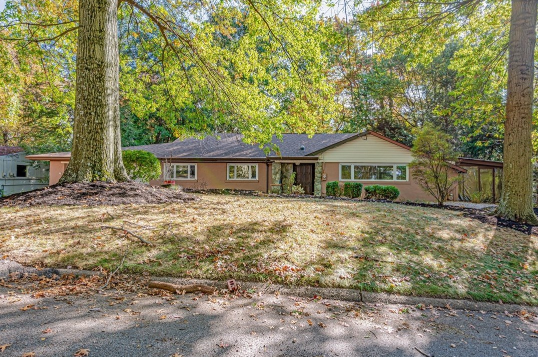 8 Woodland Ave, Greensburg, PA 15601