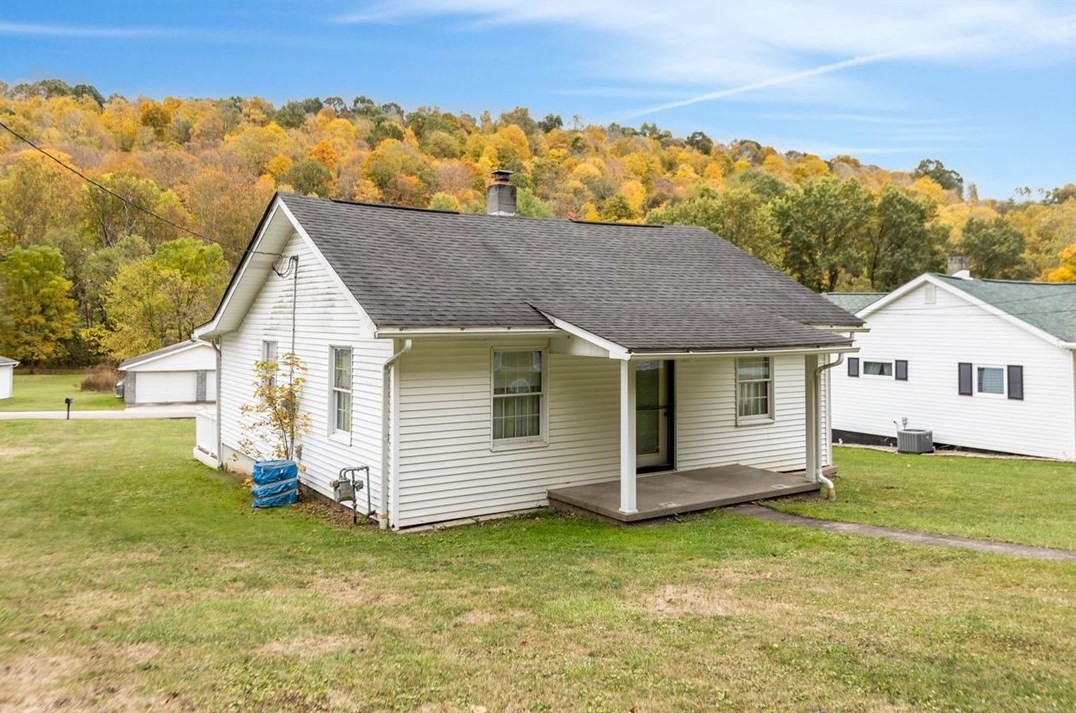 154 Cross Creek Rd, Rea, PA 15312-2747