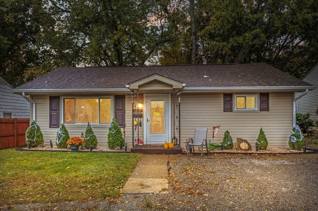 1812 16th Ave, Beaver Falls, PA 15010