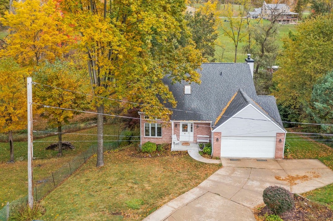 112 Shady Ln, Canonsburg, PA 15317