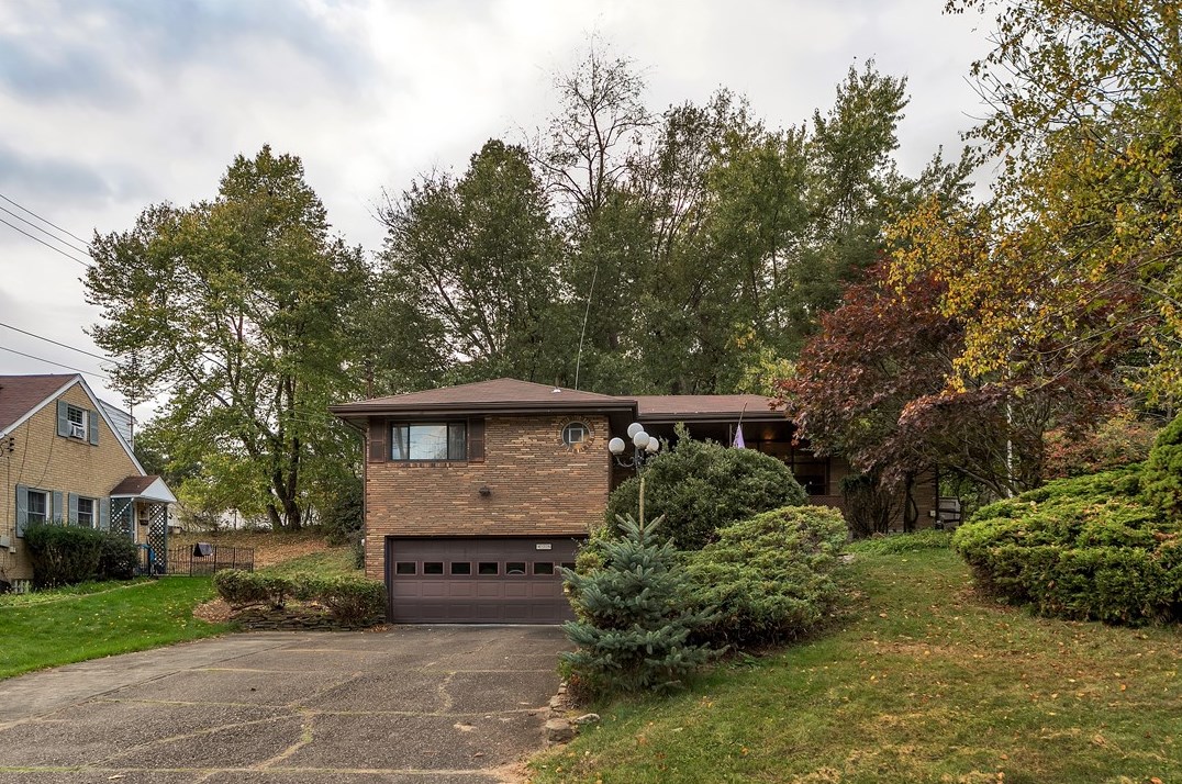 429 Colonial Dr, Monroeville, PA 15146