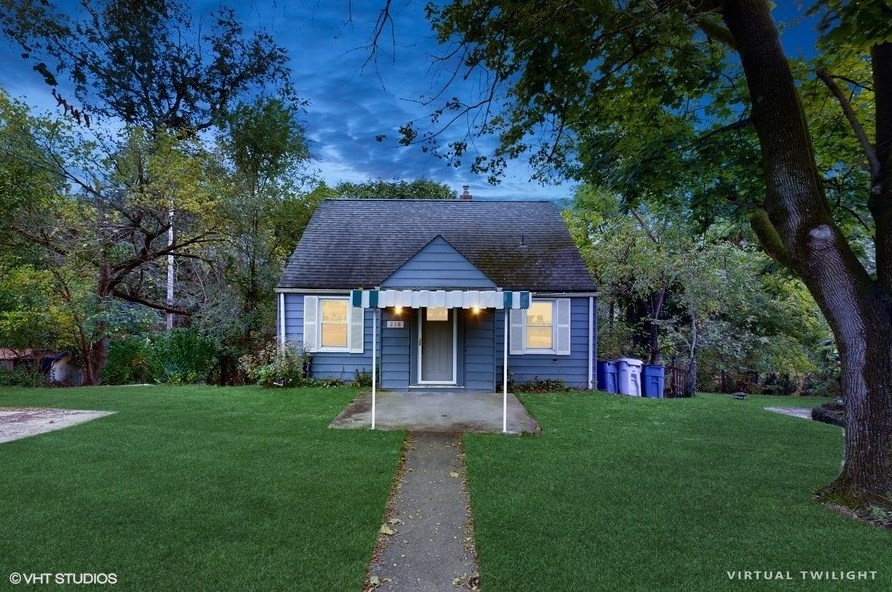 218 Delaware Dr, Glenshaw, PA 15116