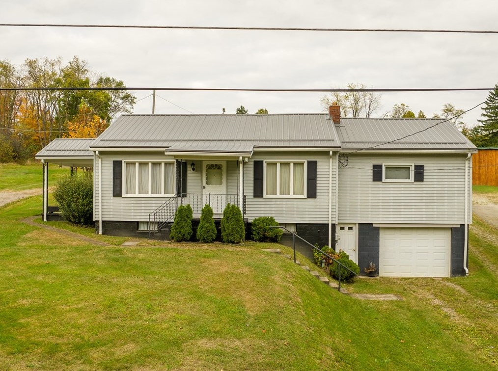 1027 Strangford Rd, Blairsville, PA 15717